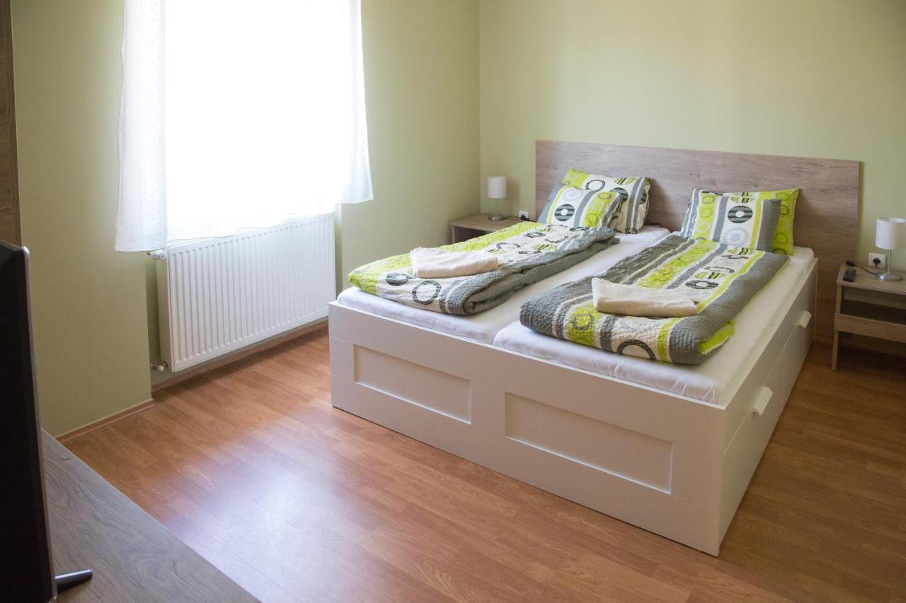 Levendula Apartmanhaz ไฮจ์ดุสโซบอสโล ภายนอก รูปภาพ