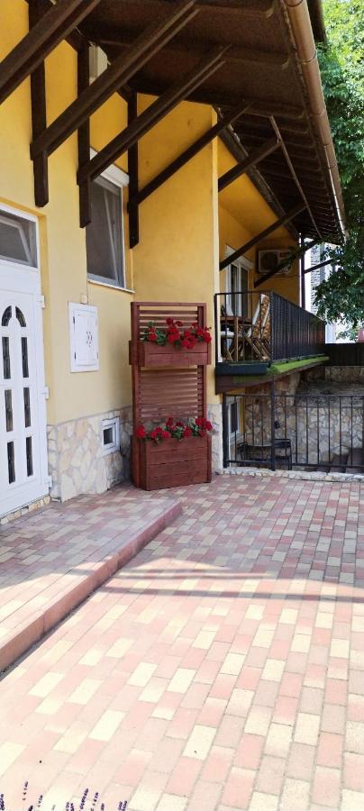 Levendula Apartmanhaz ไฮจ์ดุสโซบอสโล ภายนอก รูปภาพ