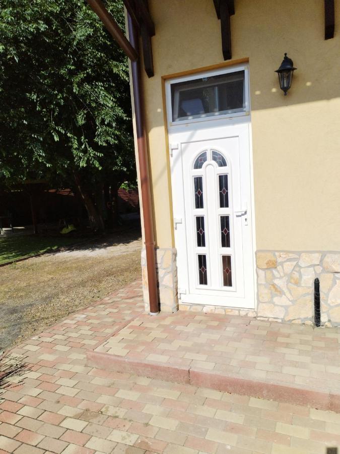 Levendula Apartmanhaz ไฮจ์ดุสโซบอสโล ภายนอก รูปภาพ