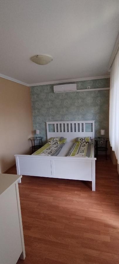 Levendula Apartmanhaz ไฮจ์ดุสโซบอสโล ภายนอก รูปภาพ
