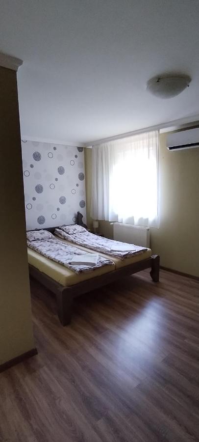 Levendula Apartmanhaz ไฮจ์ดุสโซบอสโล ภายนอก รูปภาพ