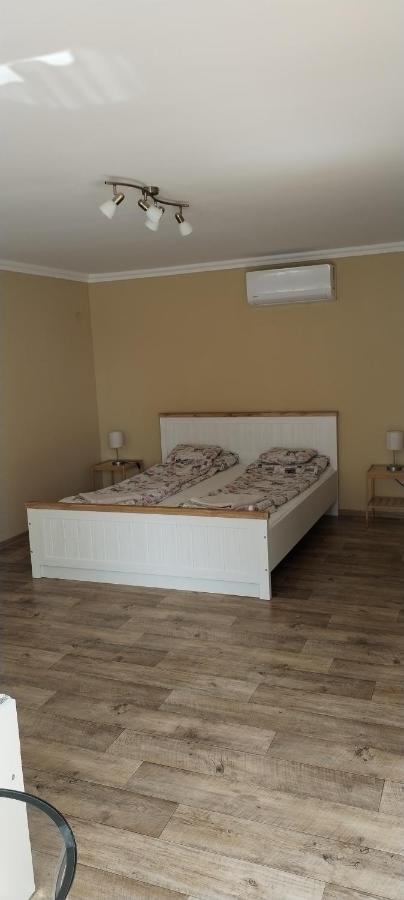 Levendula Apartmanhaz ไฮจ์ดุสโซบอสโล ภายนอก รูปภาพ